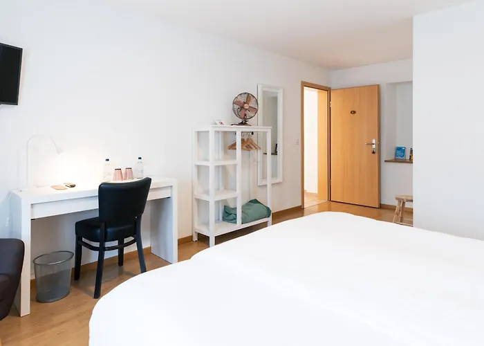 Restaurant La Croix Verte Hotel Vich