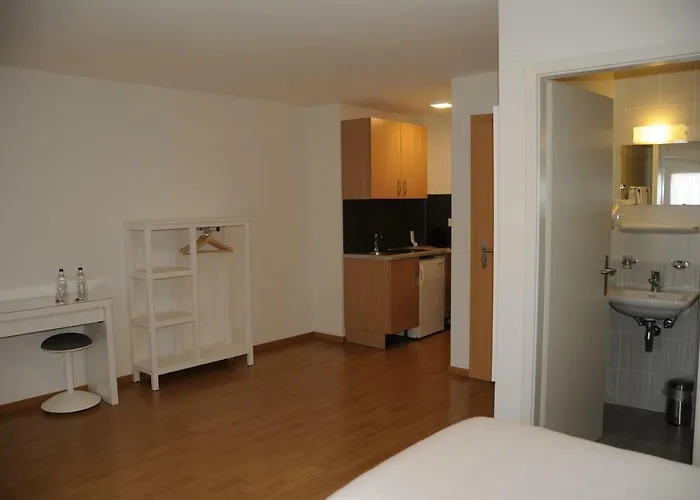 Hotel Restaurant La Croix Verte Vich